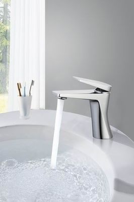 Yüklü banyo havuzu musluğu tek elle karıştırıcı sıcak ve soğuk su muslukları