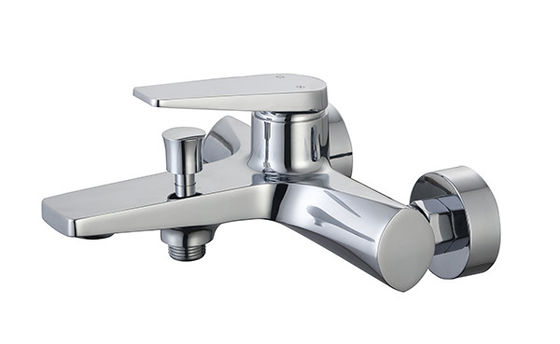 Tek kaldıraçlı banyo veya duş karıştırıcı banyo krom tunç musluk soğuk ve sıcak su için tasarlanmış modern OEM