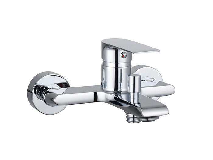 Tek kaldıraçlı banyo veya duş karıştırıcı banyo krom tunç musluk soğuk ve sıcak su için tasarlanmış modern OEM